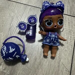 LOL Surprise Tootsie Pop doll w/ accessories